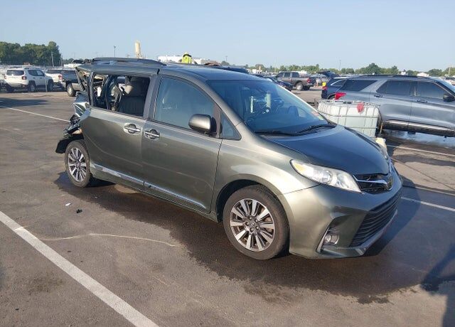 2020 TOYOTA Sienna