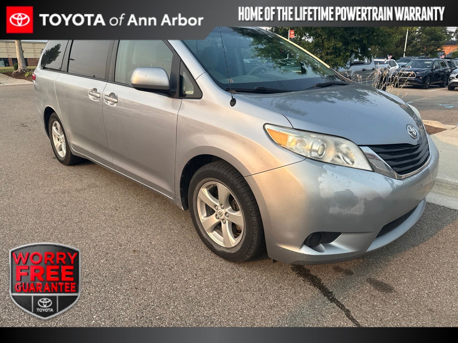 2012 TOYOTA Sienna