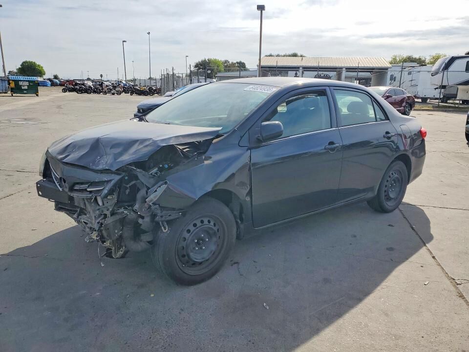 2013 TOYOTA Corolla