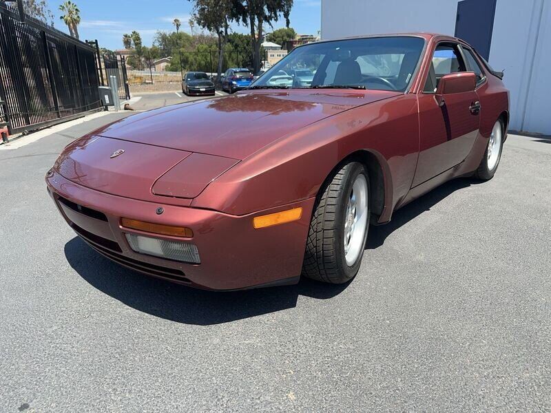 1986 PORSCHE 944