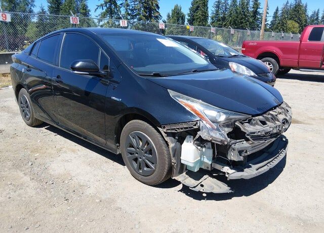 2016 TOYOTA PRIUS