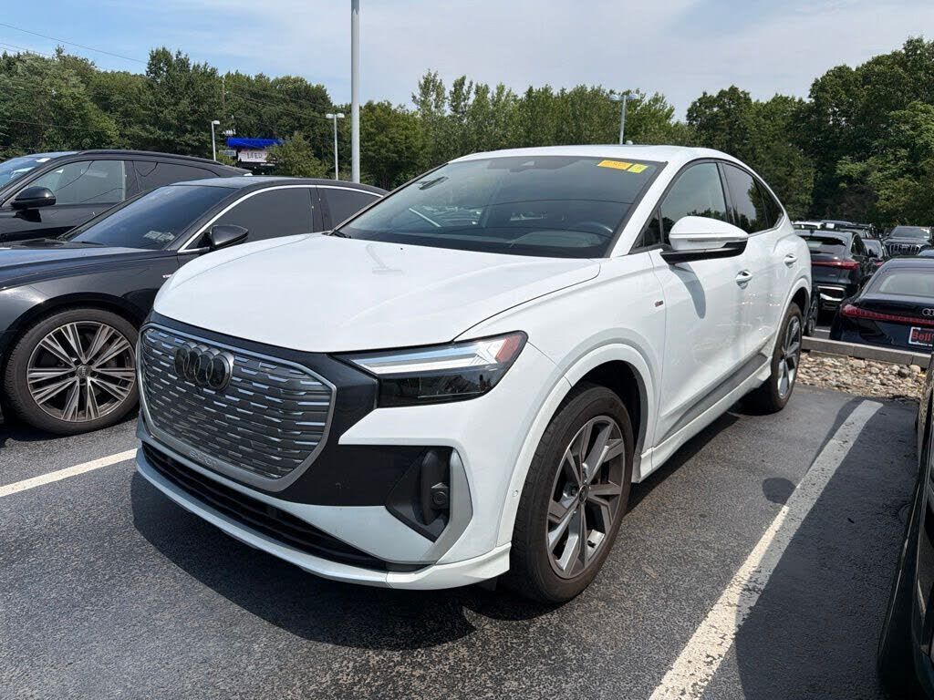 2023 AUDI Q4