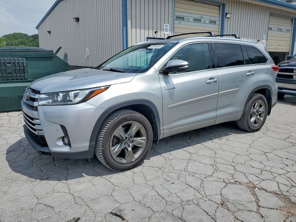 2017 TOYOTA Highlander