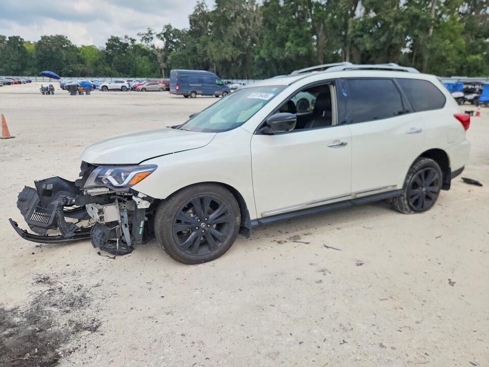 2017 NISSAN Pathfinder