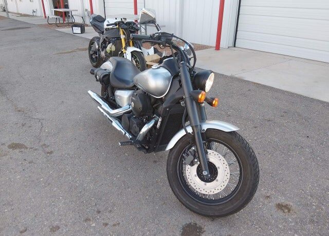 2016 HONDA VT750