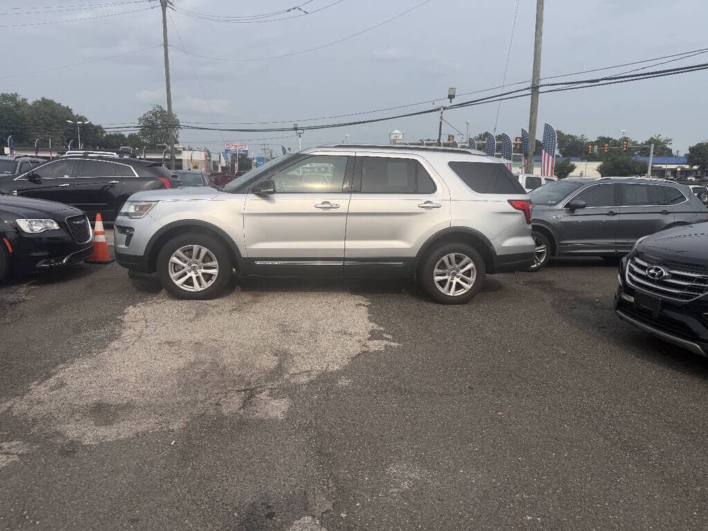 2019 FORD Explorer