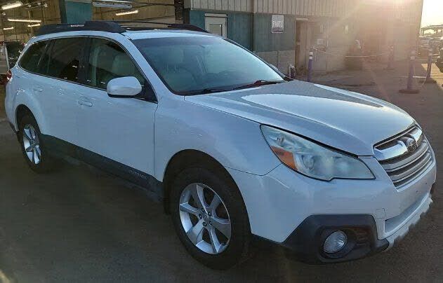 2014 SUBARU Outback