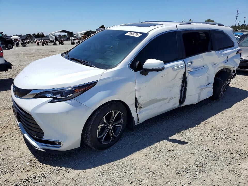2025 TOYOTA Sienna