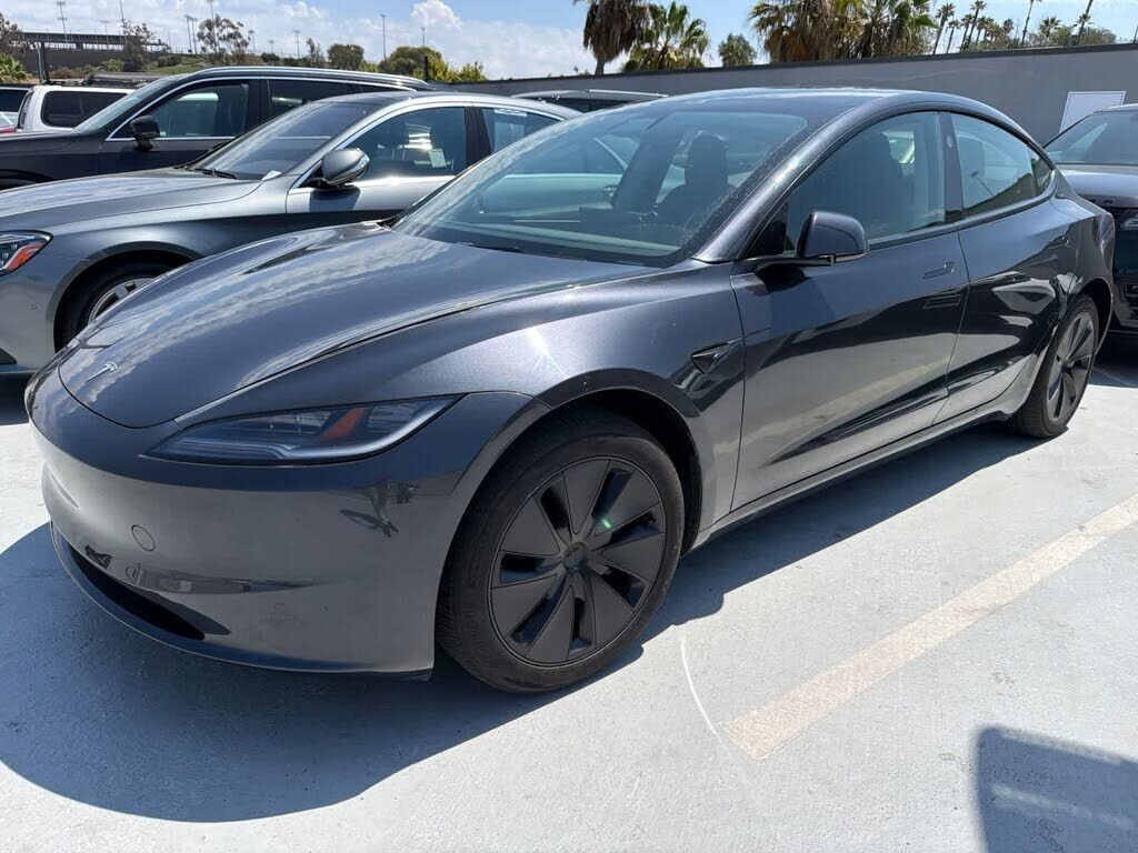 2025 TESLA Model 3