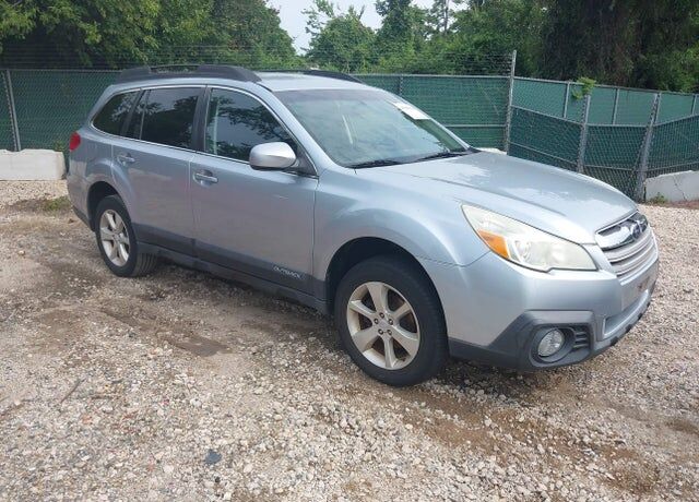 2014 SUBARU Outback