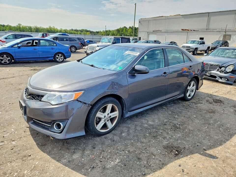 2013 TOYOTA Camry
