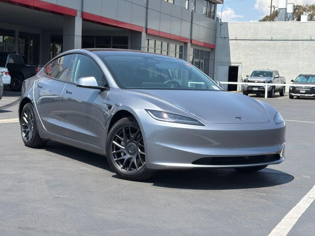 2026 TESLA Model 3