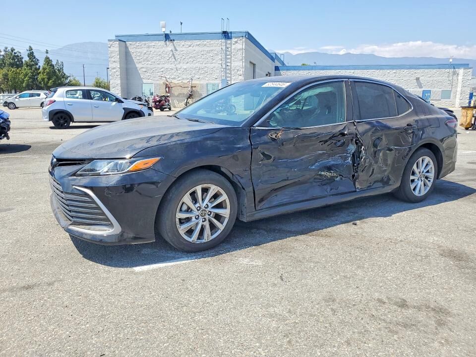 2023 TOYOTA Camry