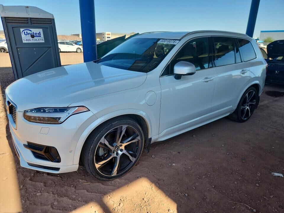 2018 VOLVO XC90