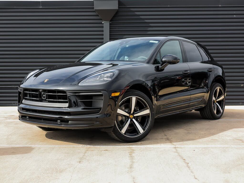 2026 PORSCHE Macan