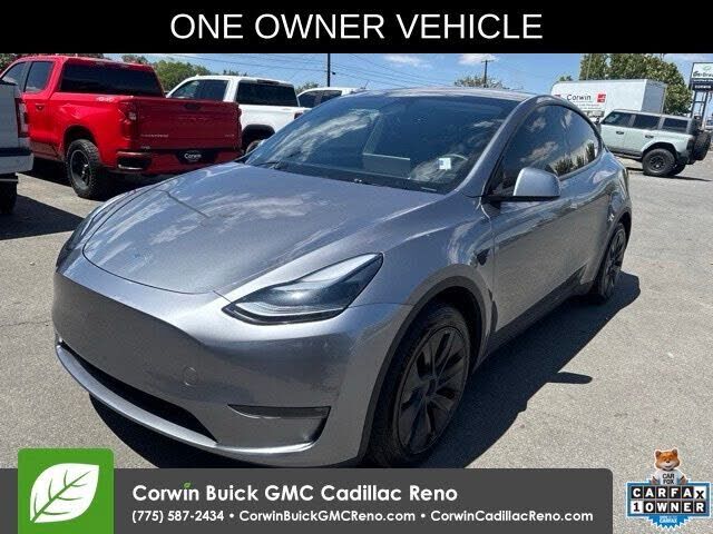 2025 TESLA Model Y