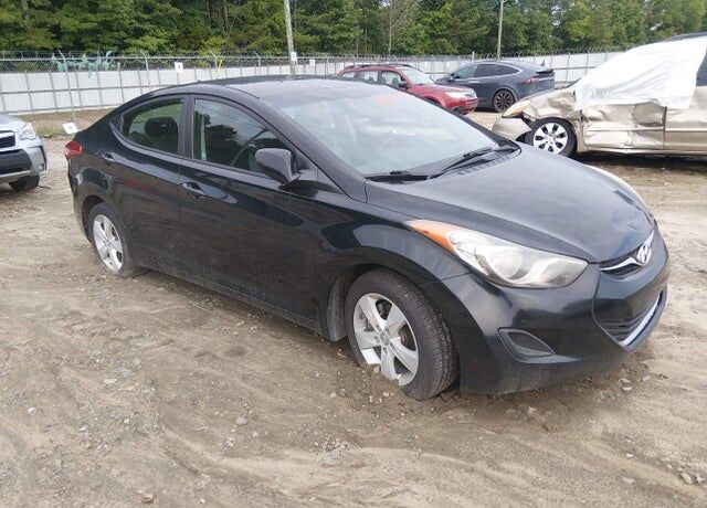 2011 HYUNDAI Elantra