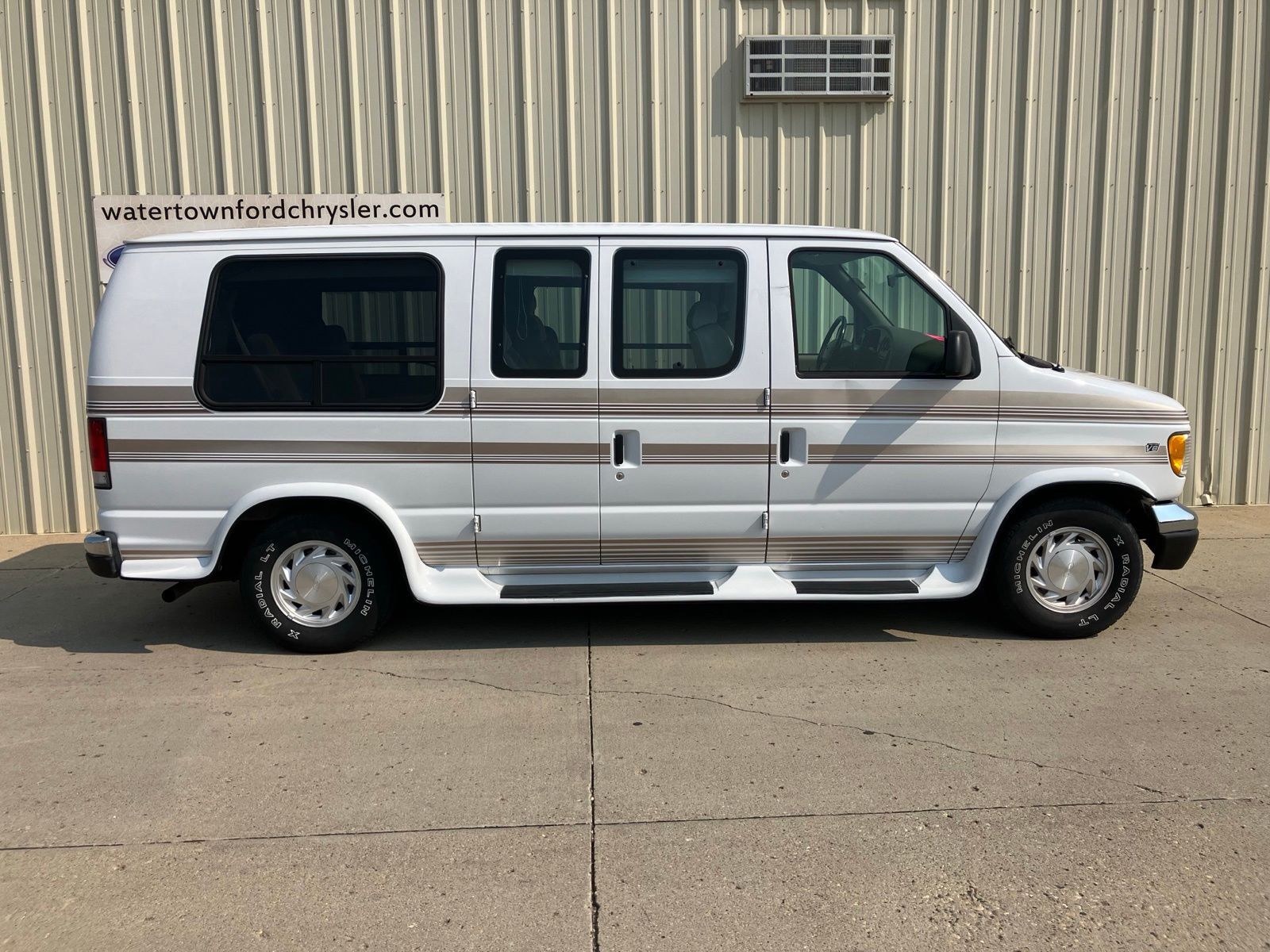 1999 FORD E-150