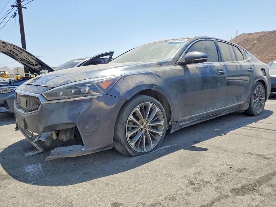 2017 KIA Cadenza