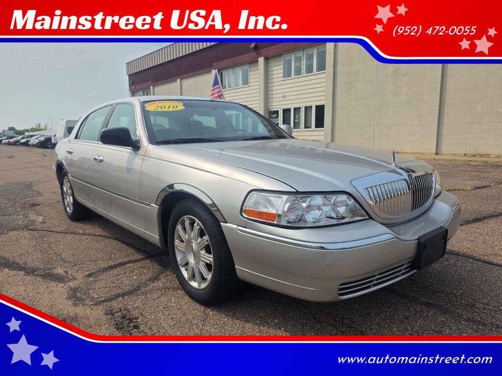 2010 LINCOLN Town Car