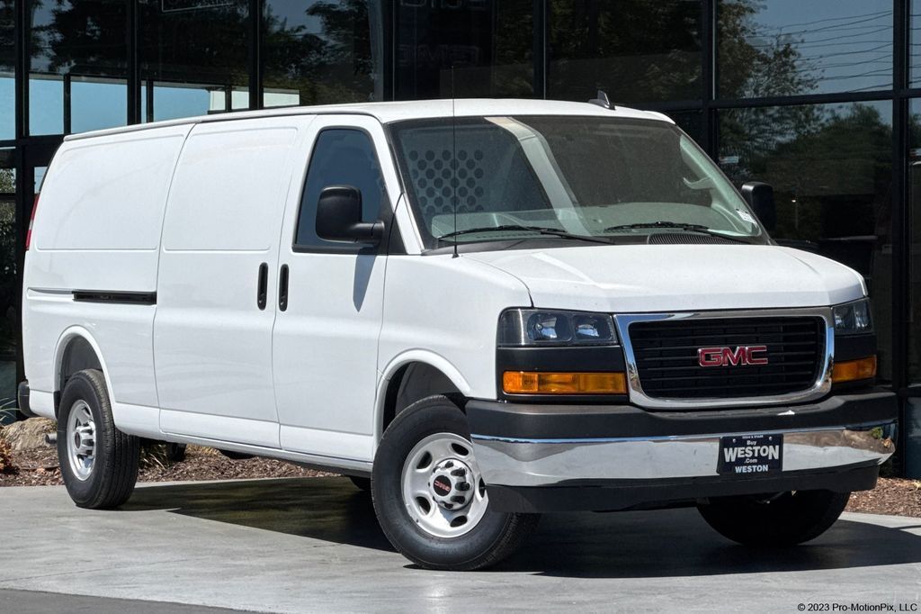 2025 GMC Savana