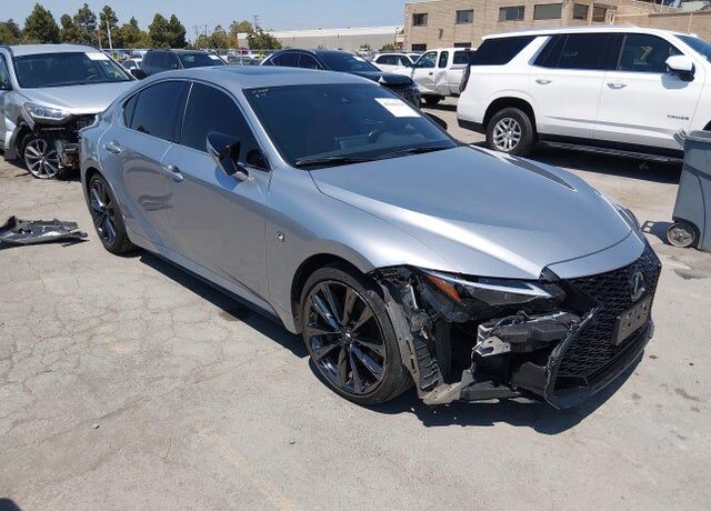 2022 LEXUS IS