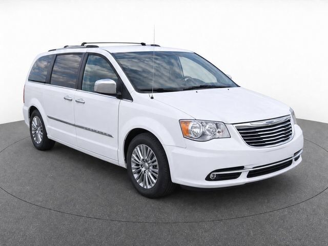 2016 CHRYSLER Town and Country