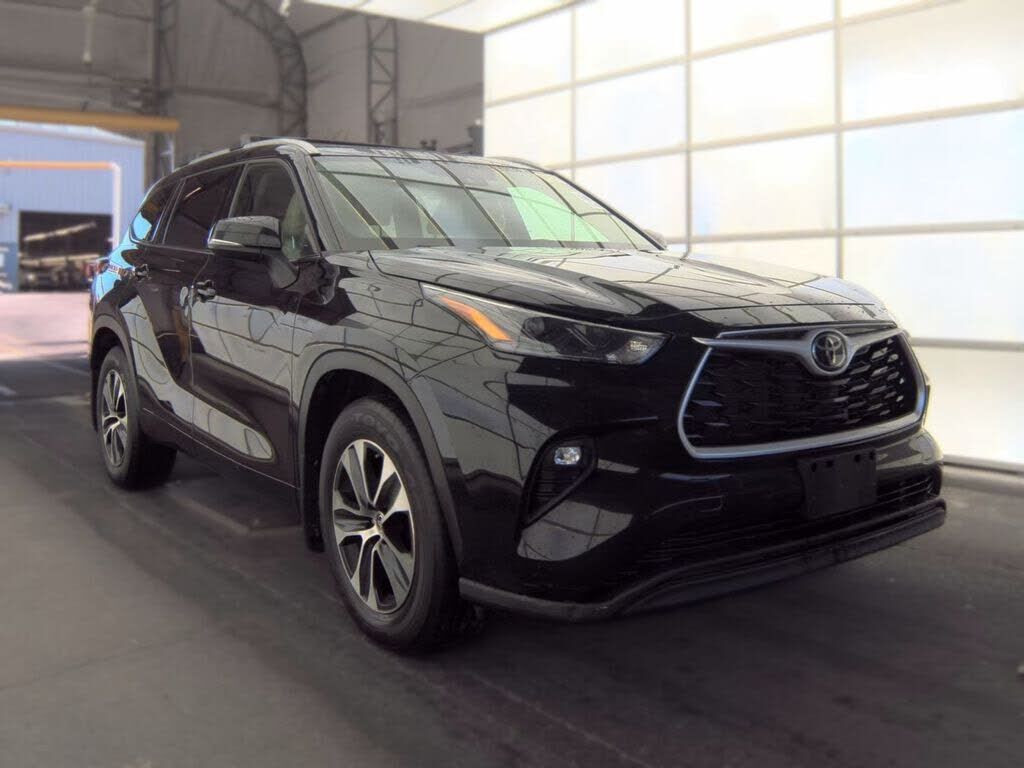 2022 TOYOTA Highlander