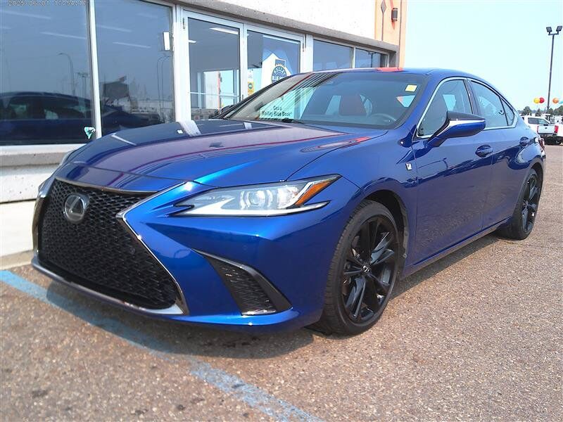 2022 LEXUS ES