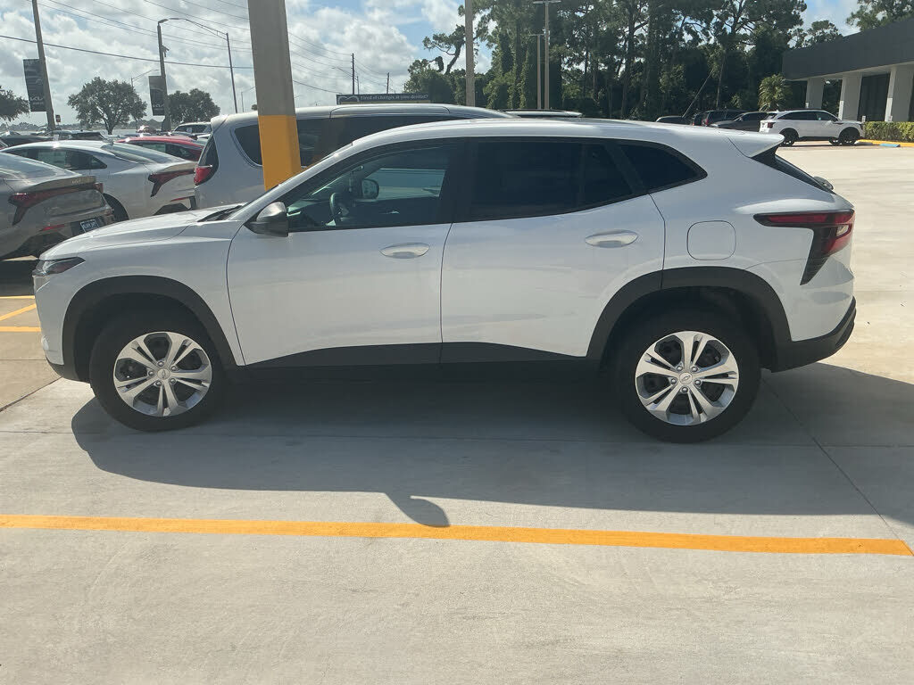 2024 CHEVROLET Trax