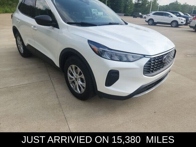 2023 FORD Escape