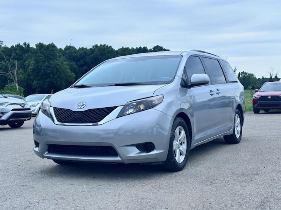 2012 TOYOTA Sienna