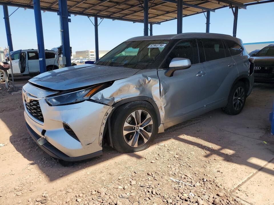 2022 TOYOTA Highlander