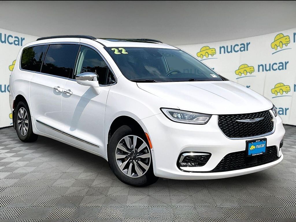 2022 CHRYSLER Pacifica