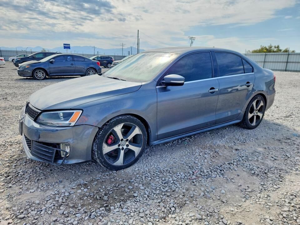 2013 VOLKSWAGEN Jetta
