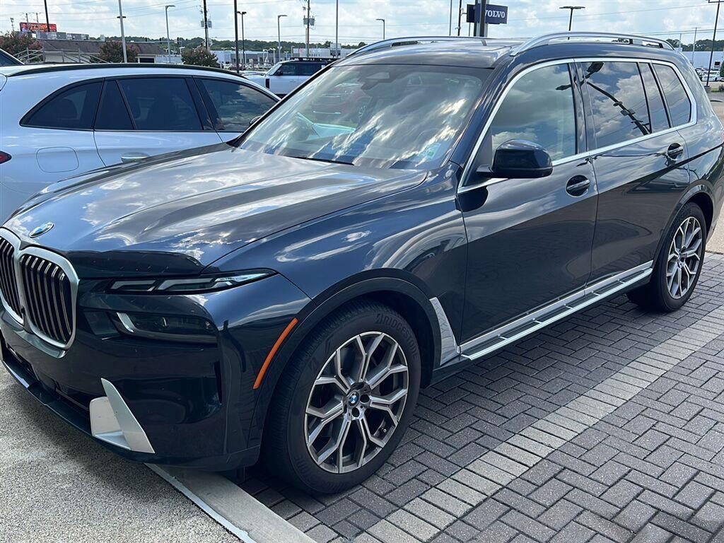 2023 BMW X7