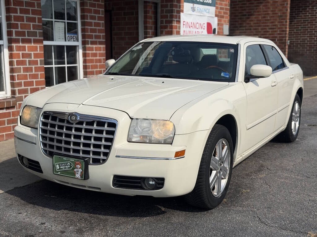 2005 CHRYSLER 300