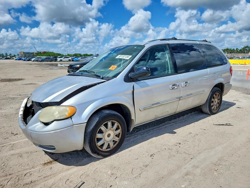 2005 CHRYSLER Town and Country
