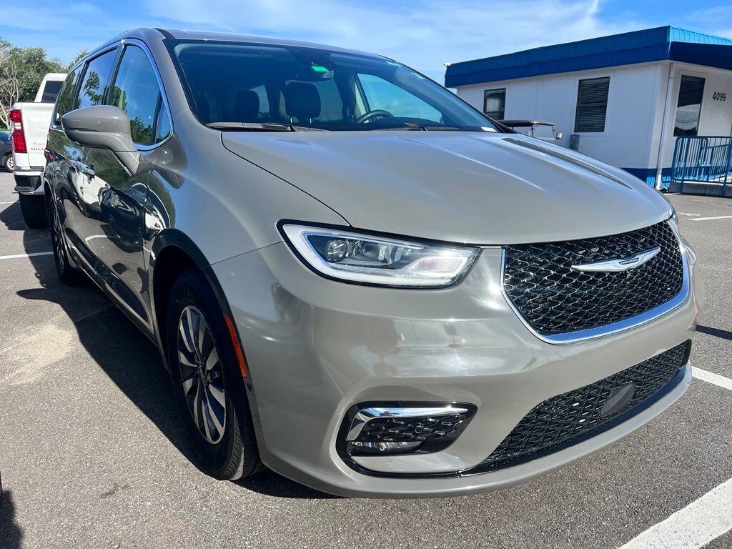 2022 CHRYSLER Pacifica