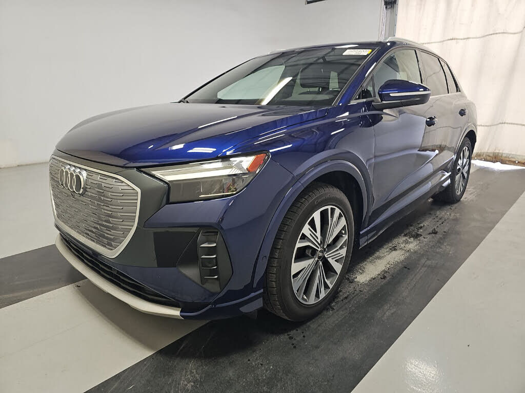 2023 AUDI Q4