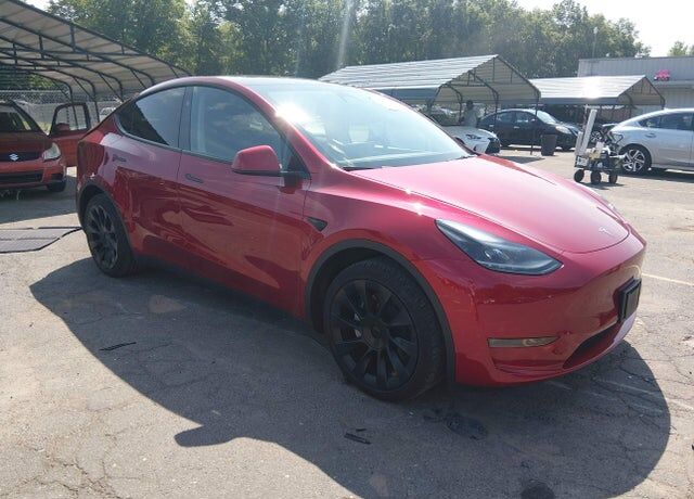2024 TESLA Model Y