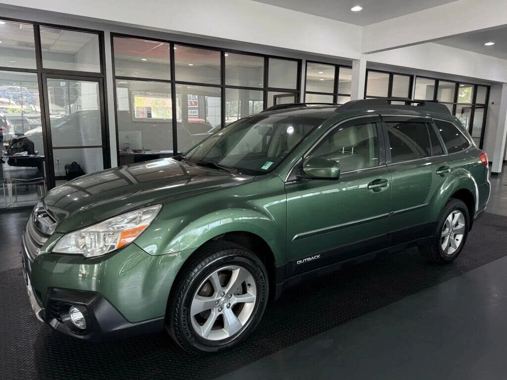 2013 SUBARU Outback