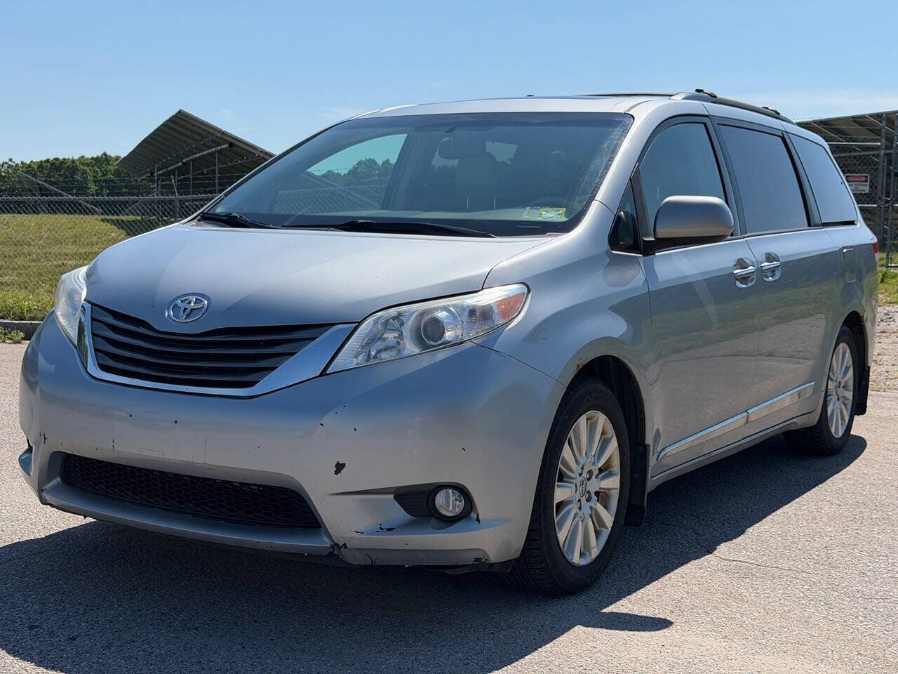 2014 TOYOTA Sienna