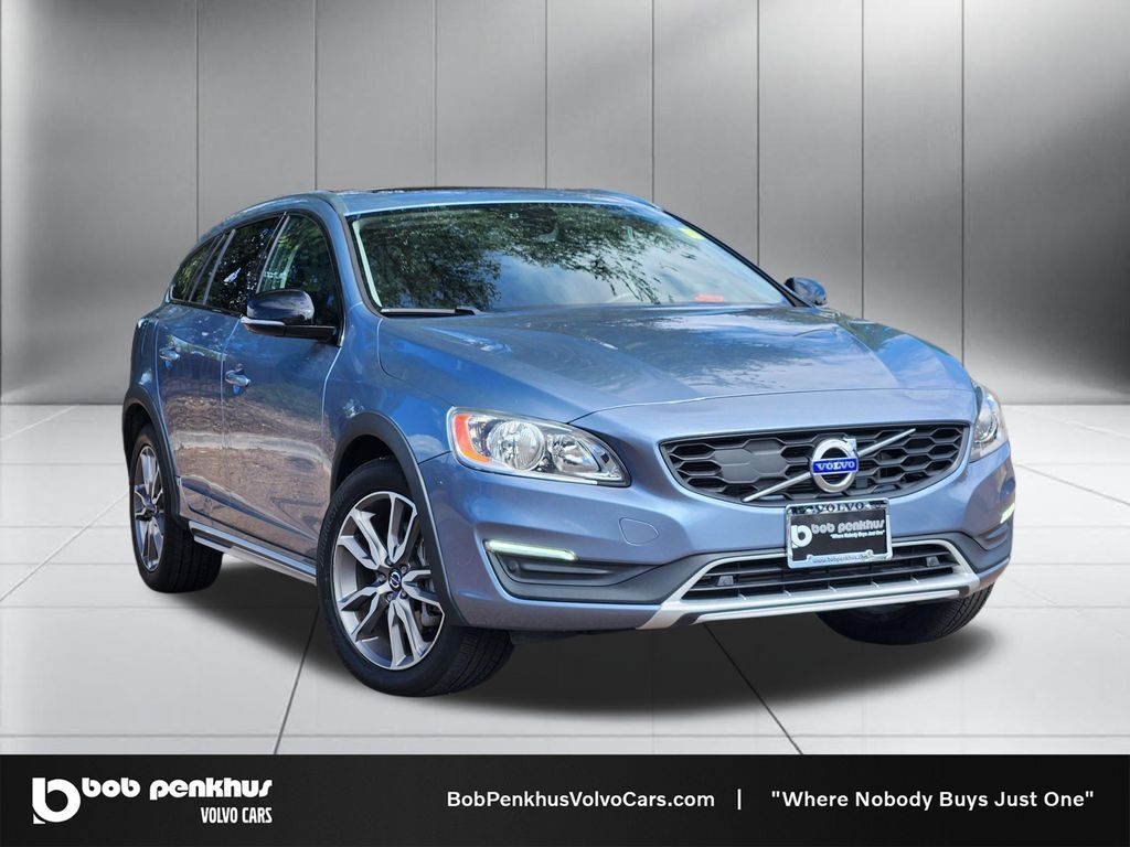 2018 VOLVO V60