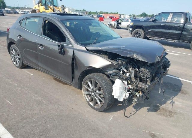 2018 MAZDA Mazda3