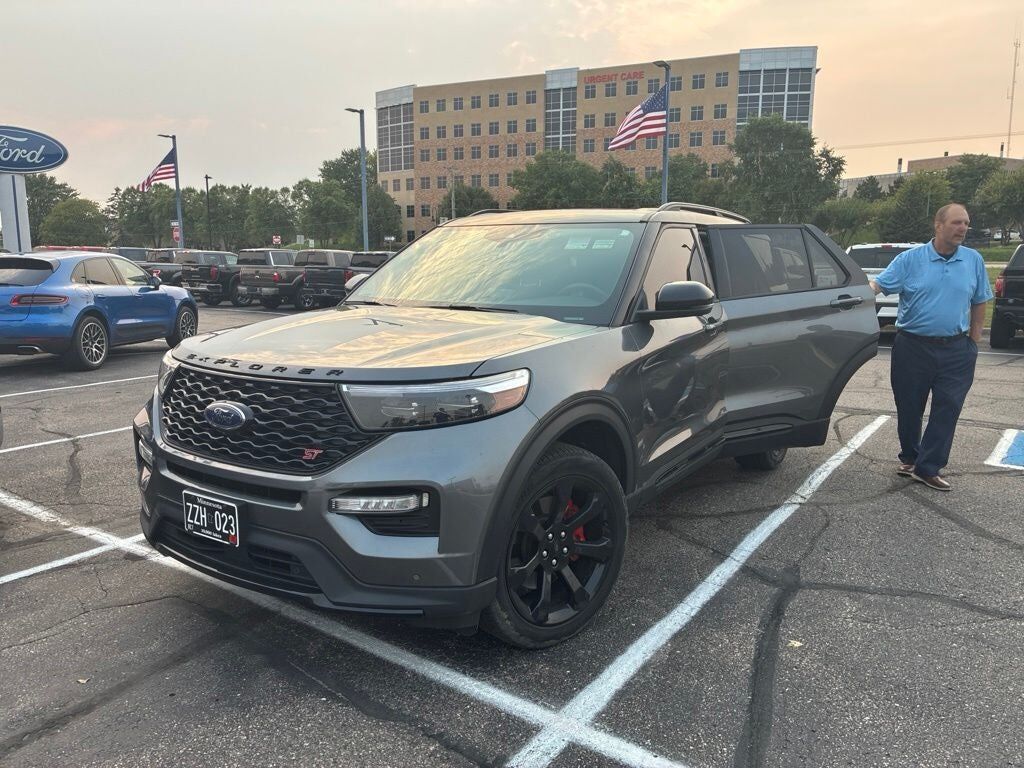 2023 FORD Explorer