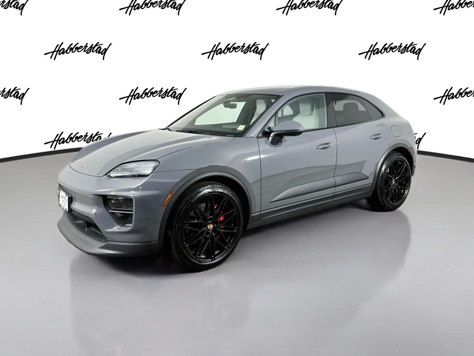 2025 PORSCHE Macan