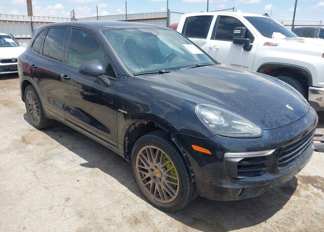 2016 PORSCHE Cayenne