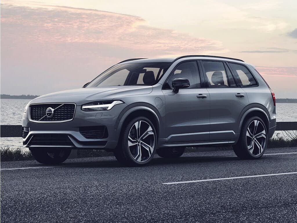 2022 VOLVO XC90