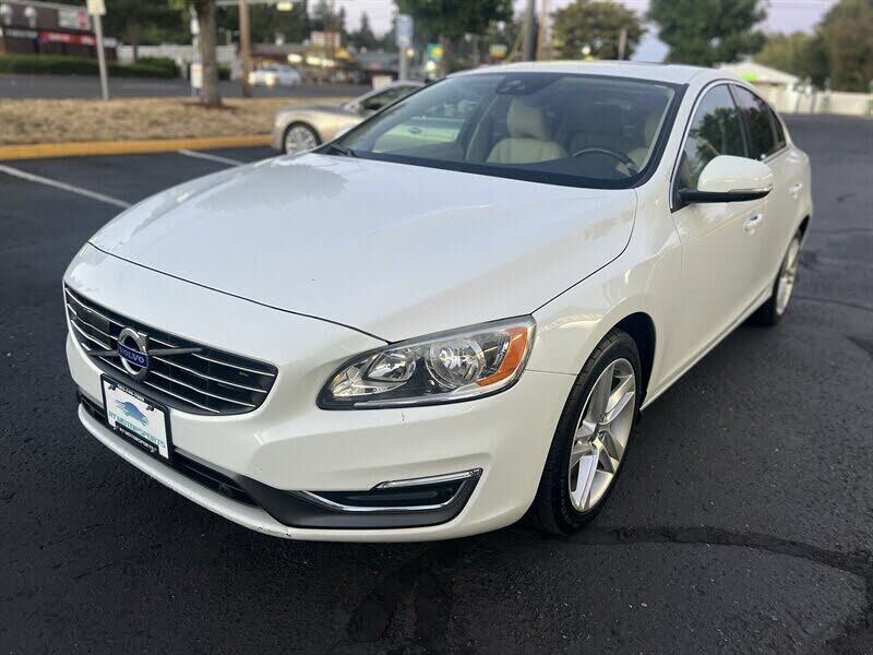 2015 VOLVO S60